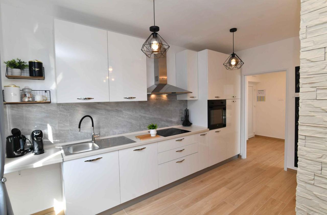 לובראן Apartman Leona מראה חיצוני תמונה