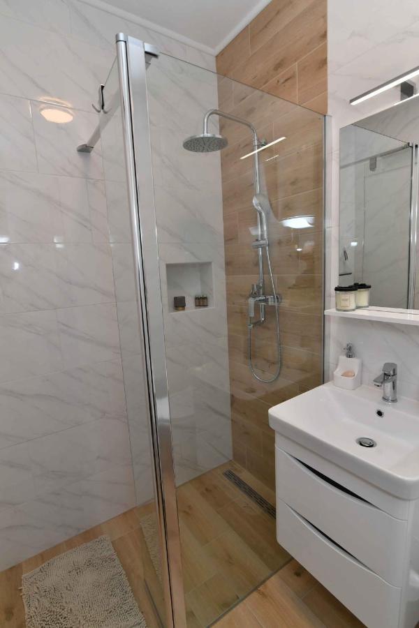 לובראן Apartman Leona מראה חיצוני תמונה